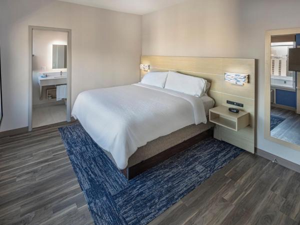 Holiday Inn Express & Suites - Atlanta Downtown, an IHG Hotel : photo 2 de la chambre chambre lit king-size standard - Étage supérieur