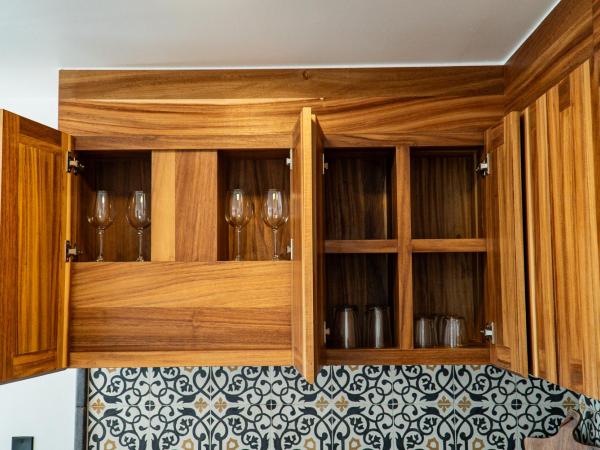 Flamboyan Hotel & Residences : photo 9 de la chambre two bedroom residences full kitchen