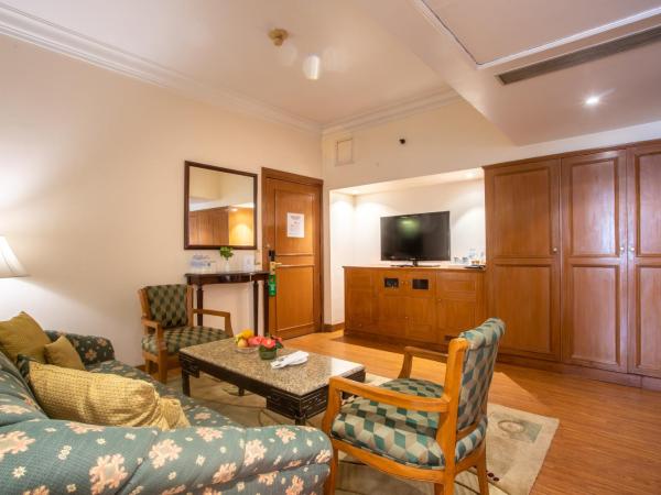 The Everest Hotel : photo 7 de la chambre suite with 20% discount on spa & laundry & roundtrip airport transfers