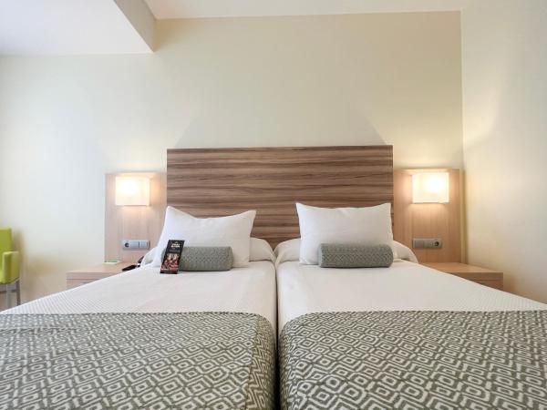 Riviera Beachotel - Adults Recommended : photo 5 de la chambre chambre lits jumeaux avec balcon