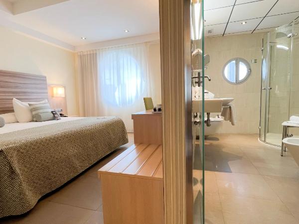 Riviera Beachotel - Adults Recommended : photo 7 de la chambre chambre lit king-size