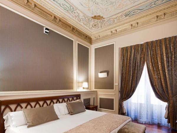 Catalonia Las Cortes : photo 1 de la chambre suite impériale