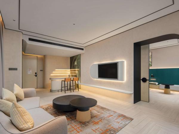 Hilton Garden Inn Nanjing Hexi Olympic Sports Center : photo 1 de la chambre suite deluxe avec lit king-size