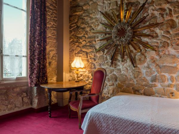 Hotel Esmeralda : photo 2 de la chambre chambre double supérieure - vue sur notre-dame