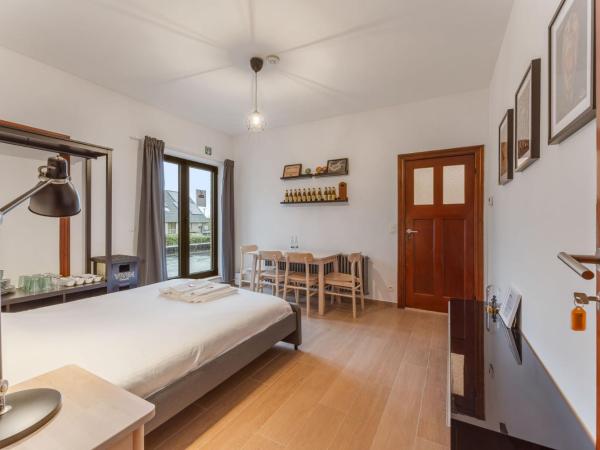 General Sixty-Seven by Romy&Travis : photo 1 de la chambre chambre quadruple avec salle de bains privative