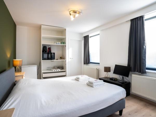 General Sixty-Seven by Romy&Travis : photo 2 de la chambre chambre double avec salle de bains privative