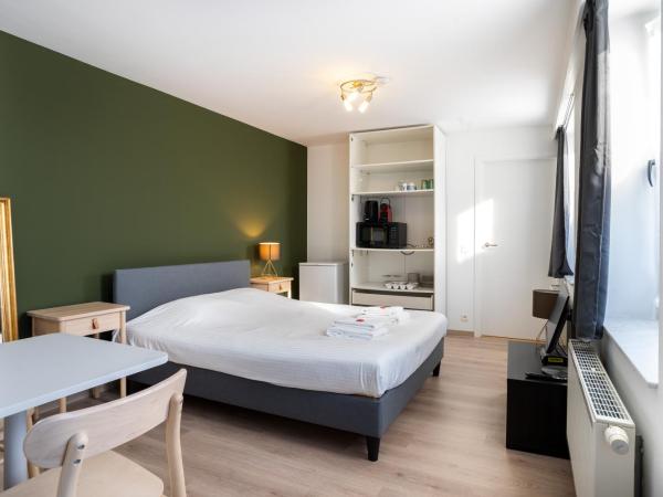 General Sixty-Seven by Romy&Travis : photo 1 de la chambre chambre double avec salle de bains privative