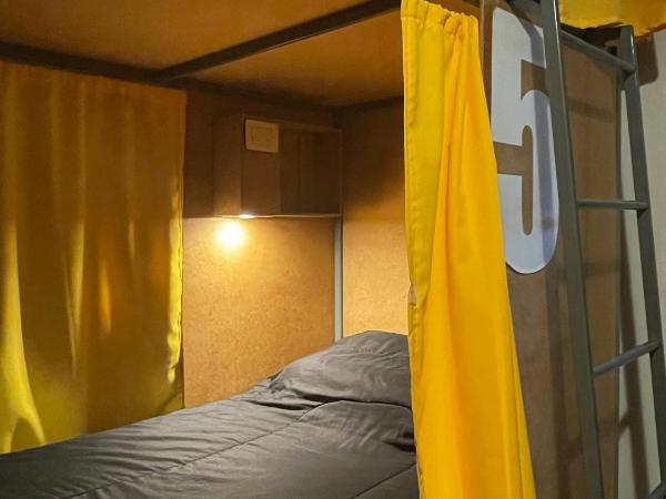 Mora Hostel : photo 2 de la chambre lit dans dortoir mixte de 8 lits