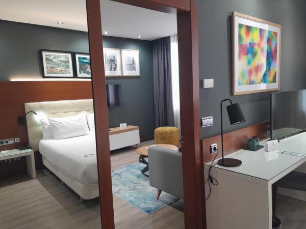 Hotel Silken Amara Plaza : photo 1 de la chambre suite junior