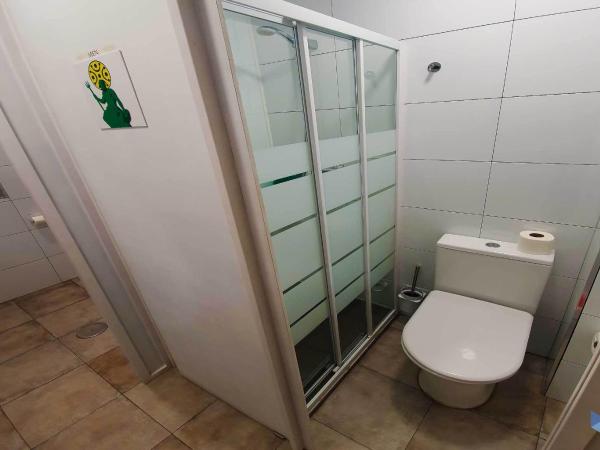 Alojamientos Cantíber : photo 7 de la chambre lit superposé dans dortoir mixte de 6 lits