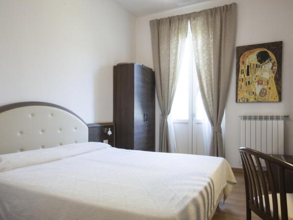 Hotel Amalfi : photo 1 de la chambre petite chambre double