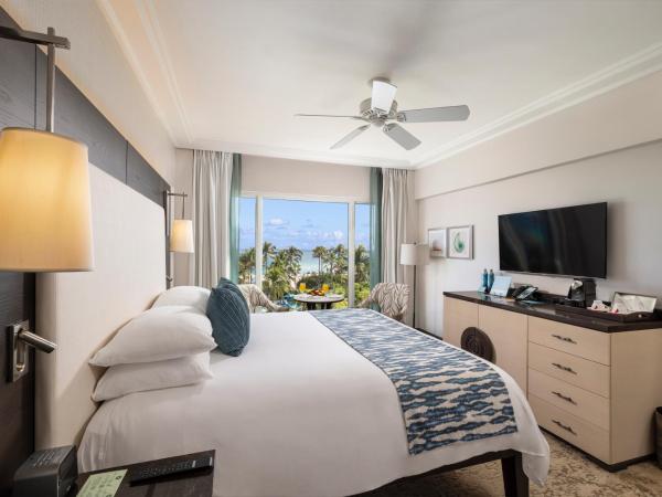 The Palms Hotel & Spa : photo 4 de la chambre hébergement lit king-size - côté océan