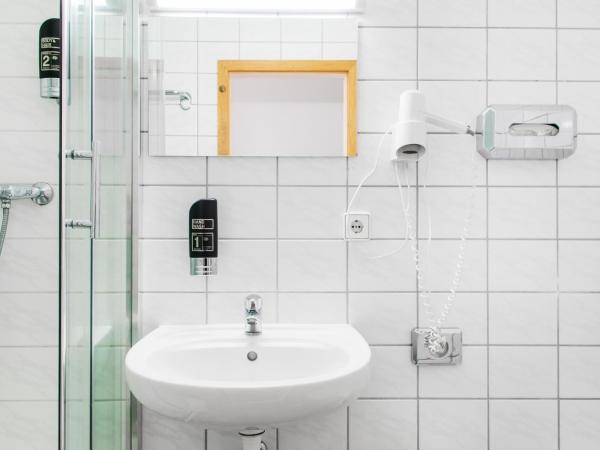 Hotel BELLEVUE am Kurfürstendamm : photo 6 de la chambre chambre double ou lits jumeaux