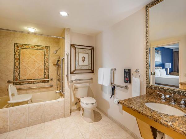 Hilton Vacation Club Polo Towers Las Vegas : photo 6 de la chambre suite 1 chambre lit king-size deluxe avec baignoire adaptée aux personnes à mobilité réduite