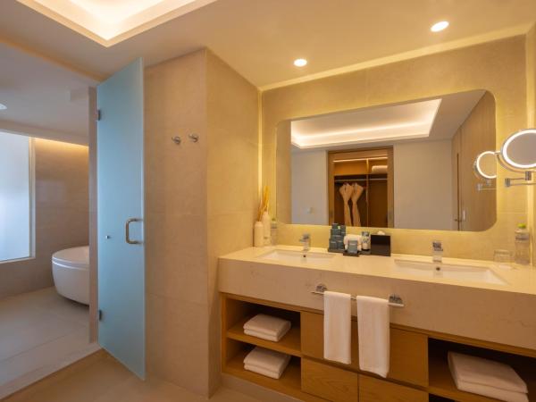 Royalton Splash Riviera Cancun, An Autograph Collection All-Inclusive Resort : photo 4 de la chambre suite sky chairman de luxe 2 chambres face à l'océan diamond club