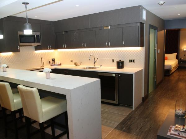 BLVD Hotel & Studios- Walking Distance to Universal Studios Hollywood : photo 6 de la chambre suite présidentielle