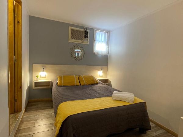 Mora Hostel : photo 1 de la chambre chambre double avec salle de bains privative