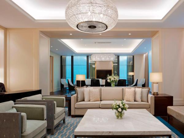 The St. Regis Kuala Lumpur : photo 4 de la chambre presidential king suite with lake gardens view