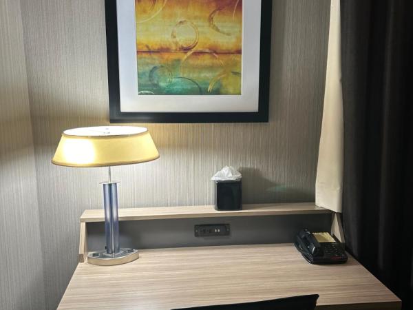 Country Inn & Suites by Radisson, Delta Park North Portland : photo 1 de la chambre chambre avec 2 grands lits queen-size