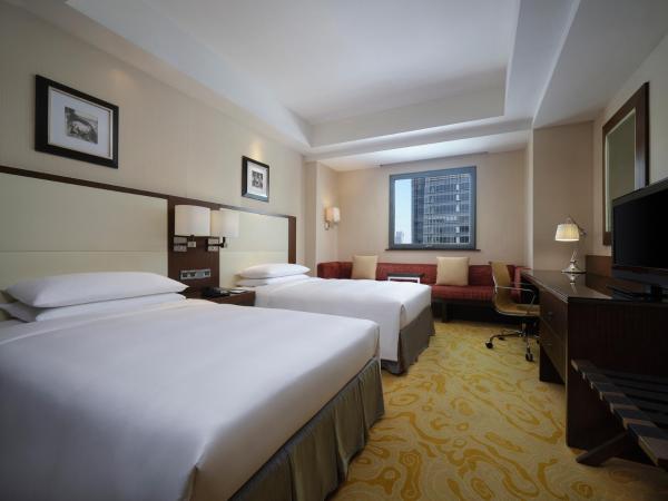 Courtyard By Marriott Shanghai Xujiahui : photo 2 de la chambre chambre deluxe avec 2 lits jumeaux/simples - vue sur ville
