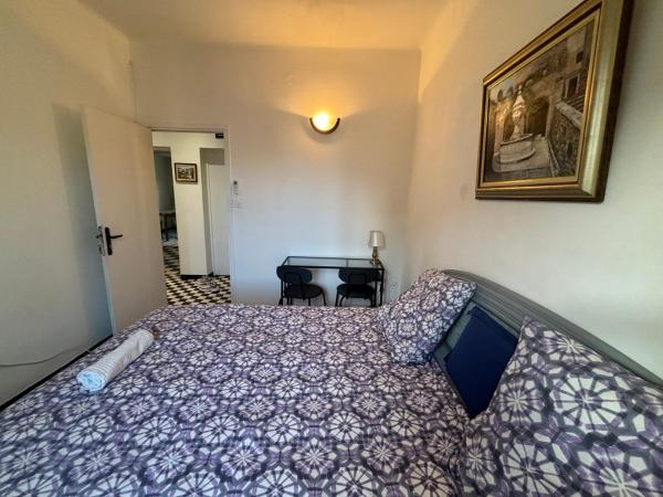 Brinette Room : photo 1 de la chambre chambre double avec salle de bains commune