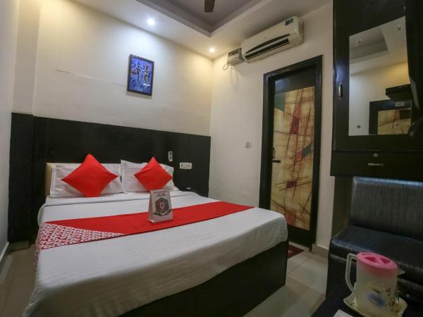 OYO Hotel West Delhi Inn Near Tdi Mall : photo 1 de la chambre petite chambre double