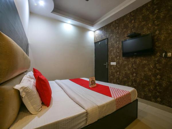 OYO Hotel West Delhi Inn Near Tdi Mall : photo 4 de la chambre petite chambre simple