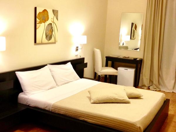 Bella Cagliari B&B : photo 1 de la chambre chambre double avec salle de bains privative extérieure