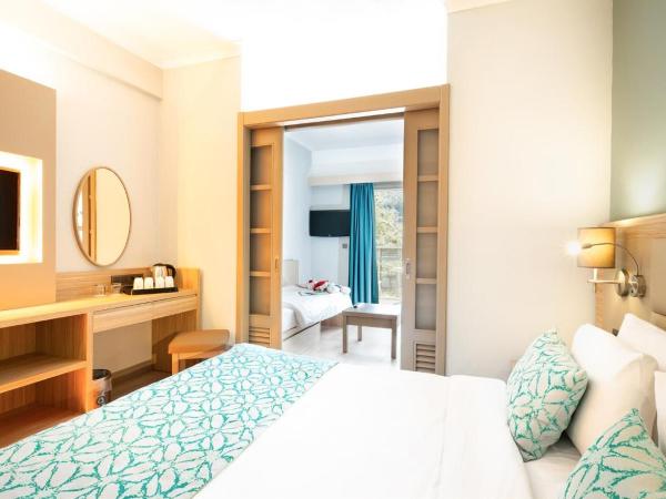 Aqua Fantasy Aquapark Hotel & Spa - Ultra All Inclusive : photo 1 de la chambre chambre familiale