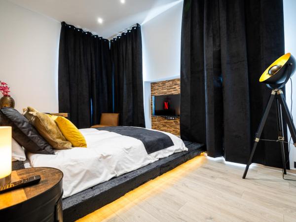 White Castle - Charleroi Airport : photo 3 de la chambre chambre lit king-size deluxe