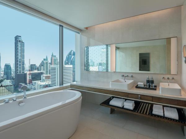 Renaissance Bangkok Ratchaprasong Hotel : photo 9 de la chambre suite studio avec 1 chambre lit king-size