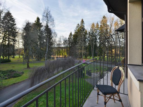 Hotel Morris Relax & Wellness : photo 1 de la chambre chambre double de luxe avec balcon ou terrasse