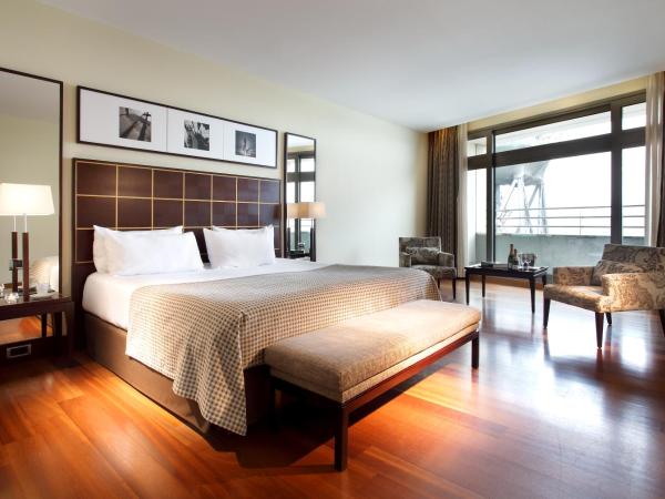 Eurostars Grand Marina Hotel GL : photo 3 de la chambre chambre premier avec balcon