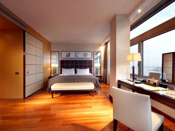 Eurostars Grand Marina Hotel GL : photo 3 de la chambre suite grand marina - vue sur mer