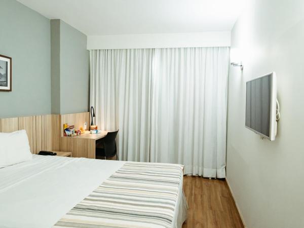 Days Inn by Wyndham Rio de Janeiro Lapa : photo 7 de la chambre chambre standard lit queen-size