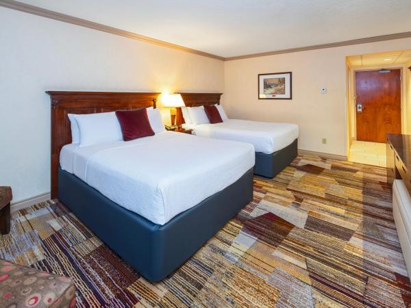 Royal Canadian Lodge : photo 4 de la chambre chambre standard avec 2 lits queen-size