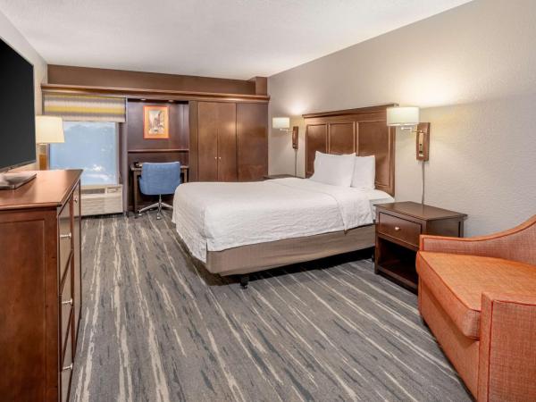 Hampton Inn Nashville / Vanderbilt : photo 1 de la chambre chambre lit king-size - non-fumeurs