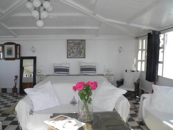 La Maison des Artistes : photo 5 de la chambre loft - pavillon césar avec terrasse privée