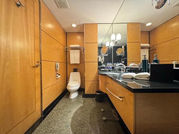 DoubleTree by Hilton Shanghai Pudong - Present welcome cookie : photo 4 de la chambre chambre lits jumeaux