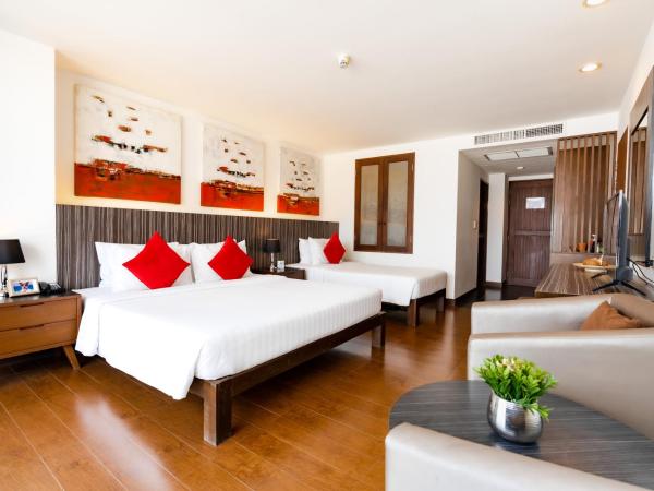 Hotel J Pattaya - SHA Extra Plus : photo 1 de la chambre chambre triple deluxe