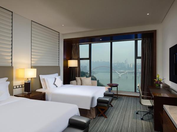 Radisson Blu Plaza Chongqing : photo 4 de la chambre premium room with yangtze river view
