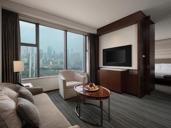 Radisson Blu Plaza Chongqing : photo 1 de la chambre executive suite with yangtze river view
