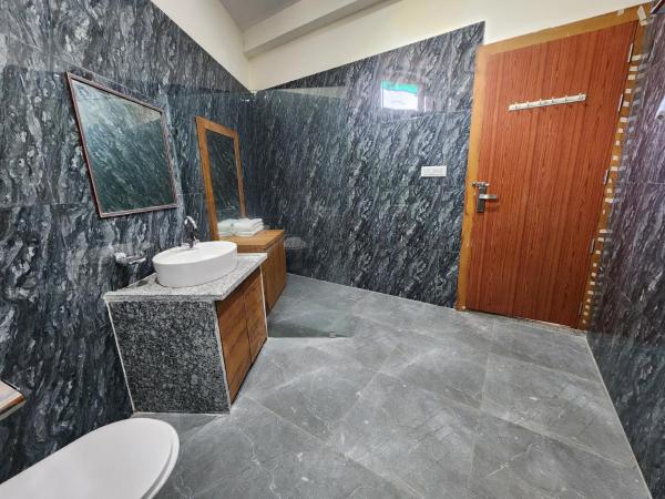 Serenity Hill Resort & Spa - Best resort in Udaipur : photo 8 de la chambre chambre deluxe