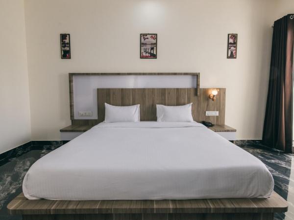 Serenity Hill Resort & Spa - Best resort in Udaipur : photo 3 de la chambre chambre double - vue sur montagne