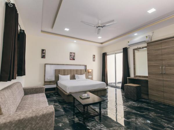 Serenity Hill Resort & Spa - Best resort in Udaipur : photo 2 de la chambre chambre double - vue sur montagne