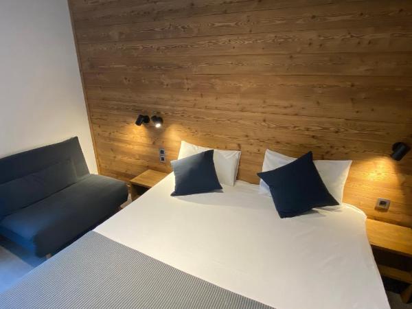 Hotel La Verticale : photo 3 de la chambre chambre double ou lits jumeaux standard avec canapé-lit