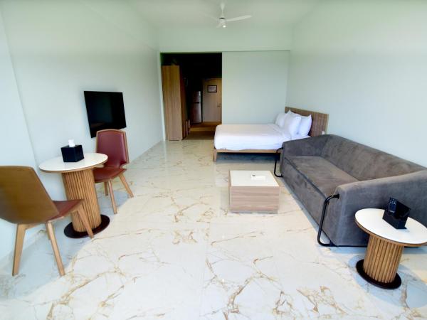 Oxford Golf Resort : photo 3 de la chambre studio with golf view, 513 sqft, at iconic