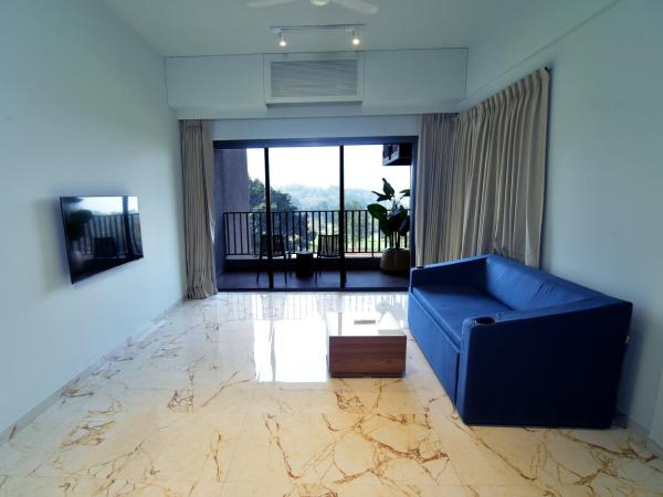 Oxford Golf Resort : photo 5 de la chambre 1 bedroom, and living room with golf view 713 sqft, 1 x ensuite at iconic