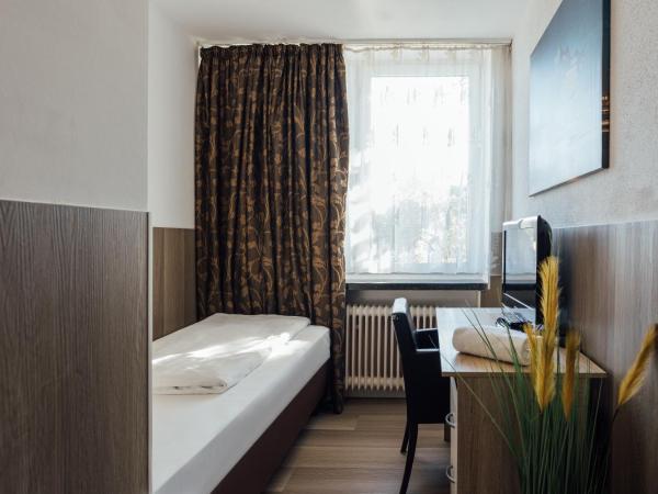 Hotel Hanseat Hamburg : photo 4 de la chambre chambre simple standard