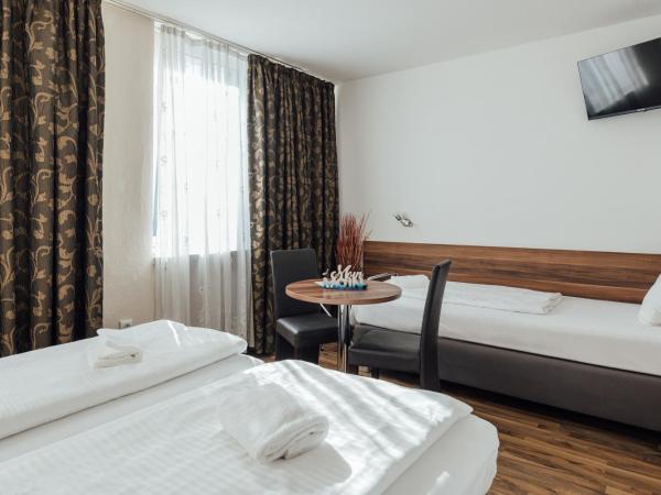 Hotel Hanseat Hamburg : photo 3 de la chambre chambre triple standard